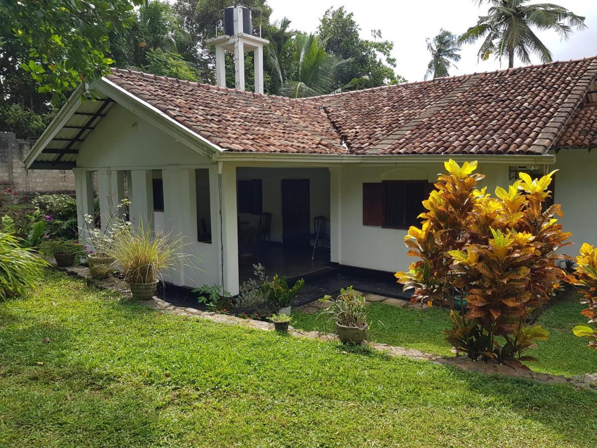 Hotel Chitra Ayurveda Bentota Esterno foto
