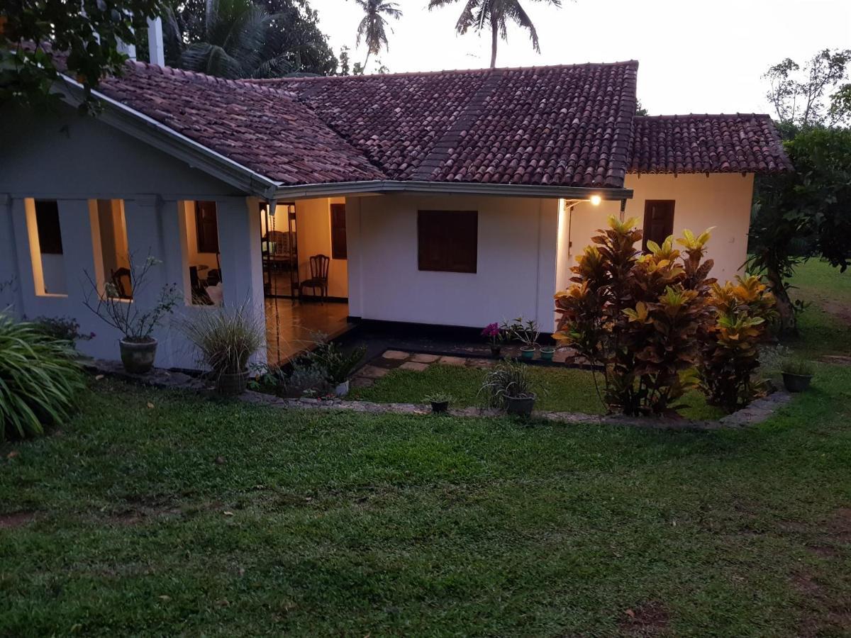 Hotel Chitra Ayurveda Bentota Esterno foto